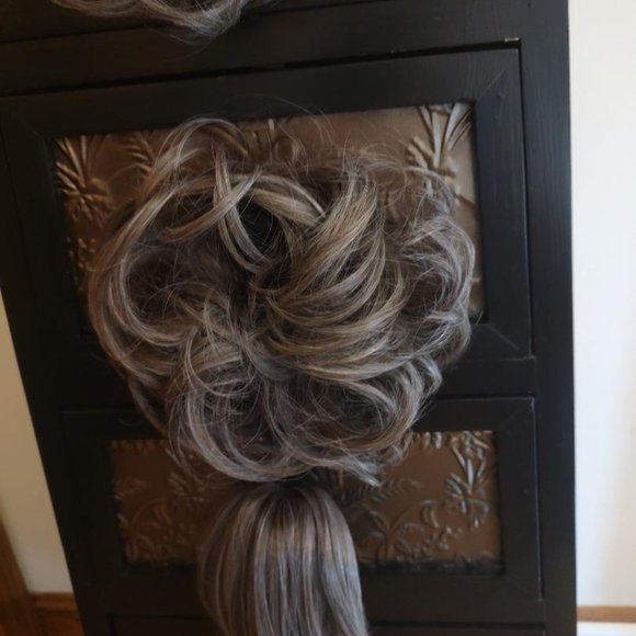 Juva Bun Ash Brown Hair Extensions 2 Messy Buns Scrunchies & 2 Clip  Ponytails - Picture 4 of 6